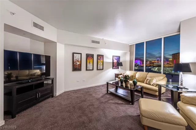 MLS: 2547240 Condo For Sale