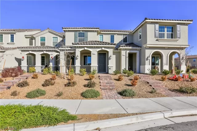 MLS: 2547246 Condo For Sale