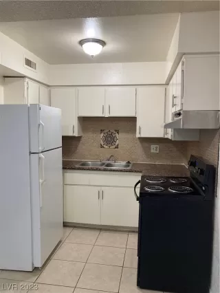 Photo #3: 2547277 Listing 