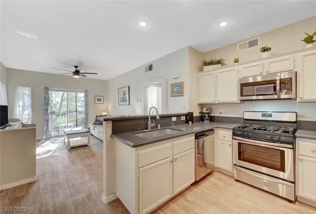 MLS: 2547293 Condo For Sale