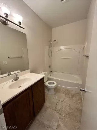 Photo #5: 2547330 Listing 