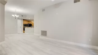 Photo #5: 2547378 Listing 