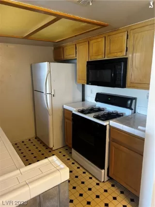 Photo #4: 2547387 Listing