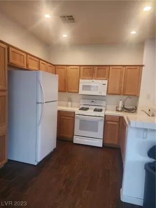 Photo #5: 2547391 Listing 