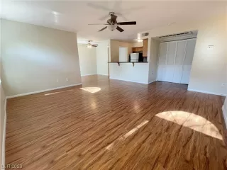 Photo #5: 2547397 Listing