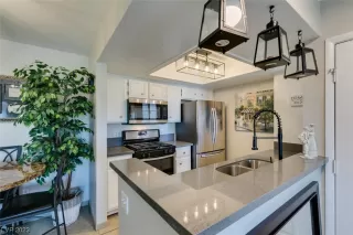 Photo #1: 2547431 Listing