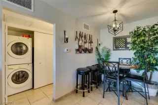 Photo #4: 2547431 Listing