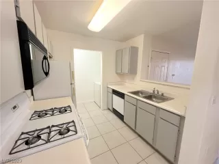 Photo #5: 2547450 Listing 