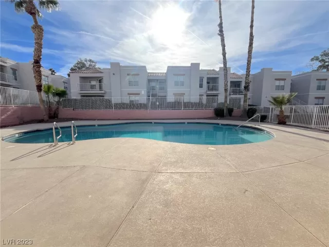 MLS: 2547453 Condo For Sale