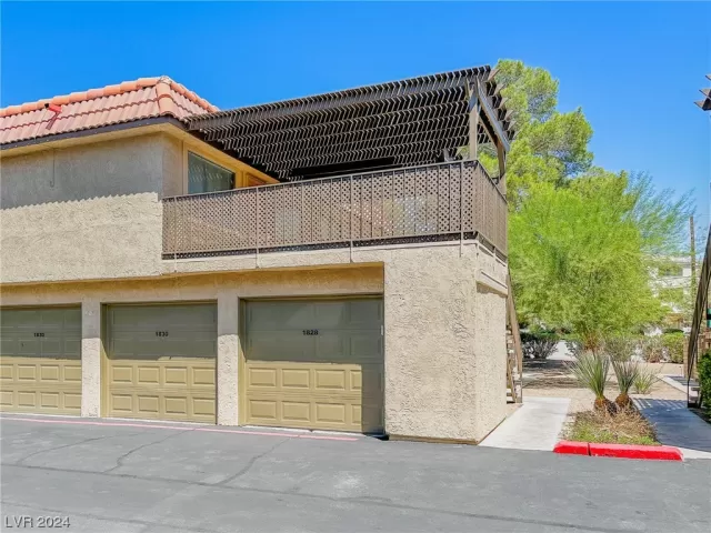 MLS: 2547486 Condo For Sale