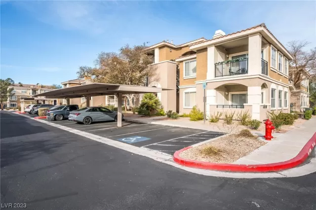 MLS: 2547497 Condo For Sale