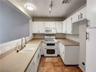 Photo #5: 2547502 Listing