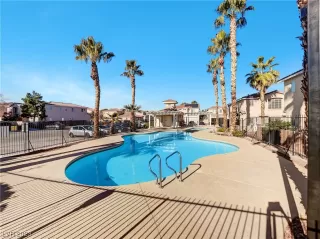 Photo #6: 2547502 Listing