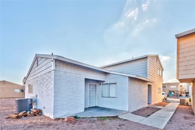 MLS: 2547523 Condo For Sale