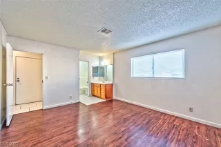 Photo #5: 2547523 Listing 