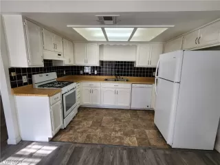 Photo #5: 2547588 Listing 