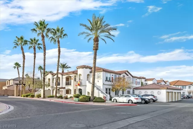 MLS: 2547631 Condo For Sale