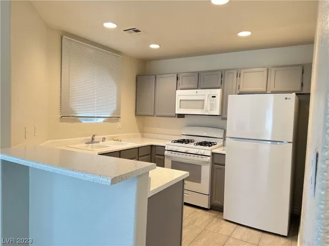 MLS: 2547633 Condo For Sale