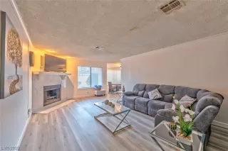 Photo #2: 2547695 Listing