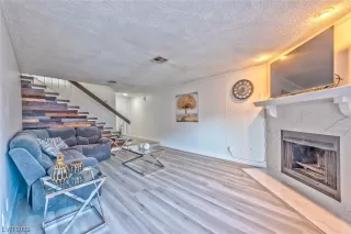 Photo #4: 2547695 Listing