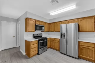 Photo #5: 2547717 Listing