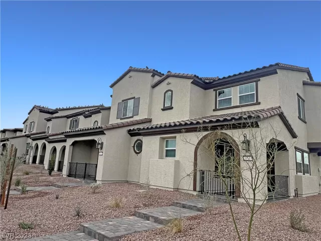 MLS: 2547741 Condo For Sale