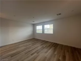 Photo #3: 2547741 Listing 