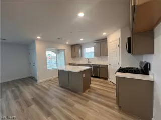 Photo #5: 2547741 Listing 