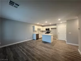 Photo #2: 2547749 Listing