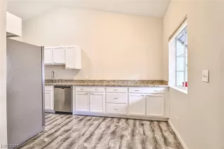 Photo #5: 2547761 Listing