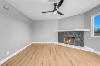 Photo #2: 2547773 Listing