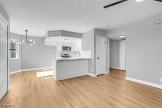 Photo #6: 2547773 Listing