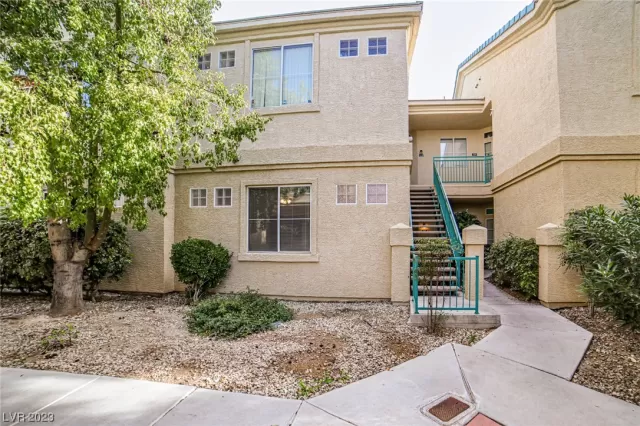 MLS: 2547804 Condo For Sale