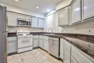 Photo #1: 2547804 Listing 