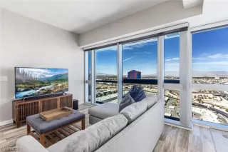 Photo #1: 2547905 Listing 