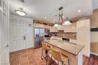 Photo #4: 2547922 Listing