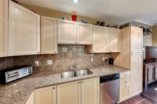 Photo #6: 2547922 Listing