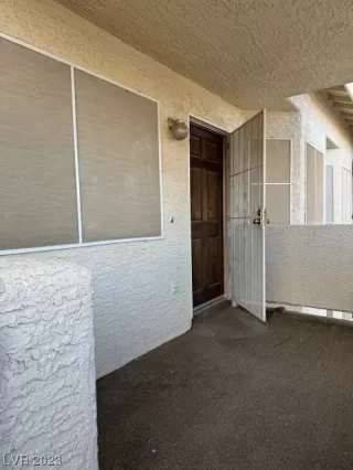 Photo #2: 2547956 Listing