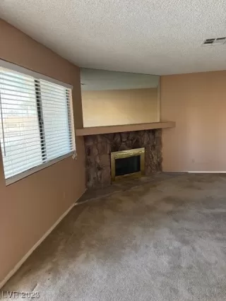 Photo #5: 2547956 Listing