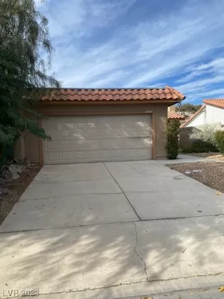 Photo #2: 2547966 Listing