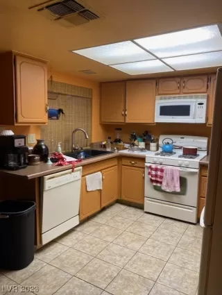 Photo #4: 2547966 Listing