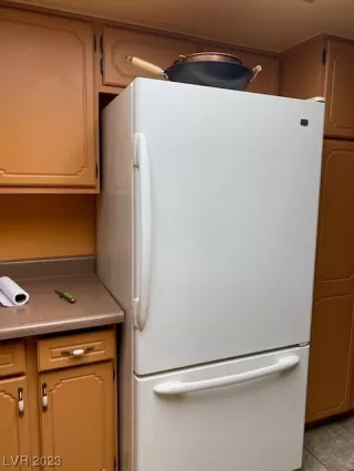 Photo #6: 2547966 Listing