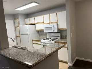 Photo #1: 2547981 Listing 