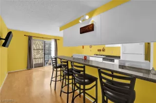 Photo #3: 2547996 Listing 