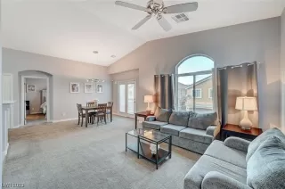 Photo #4: 2548016 Listing