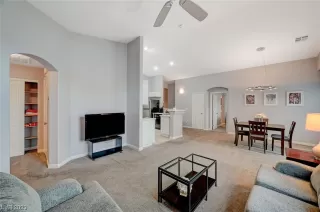 Photo #5: 2548016 Listing