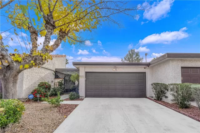 MLS: 2548030 Condo For Sale