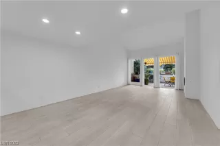 Photo #2: 2548030 Listing 