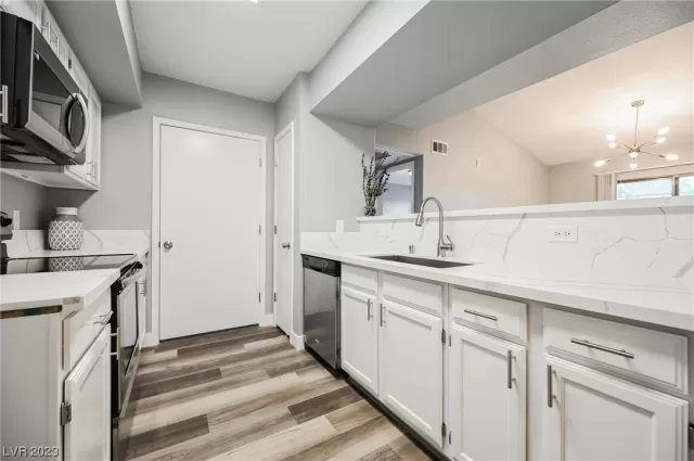 MLS: 2548071 Condo For Sale