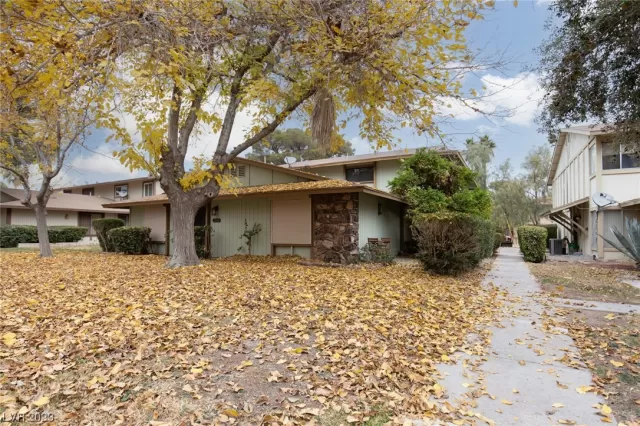 MLS: 2548081 Condo For Sale